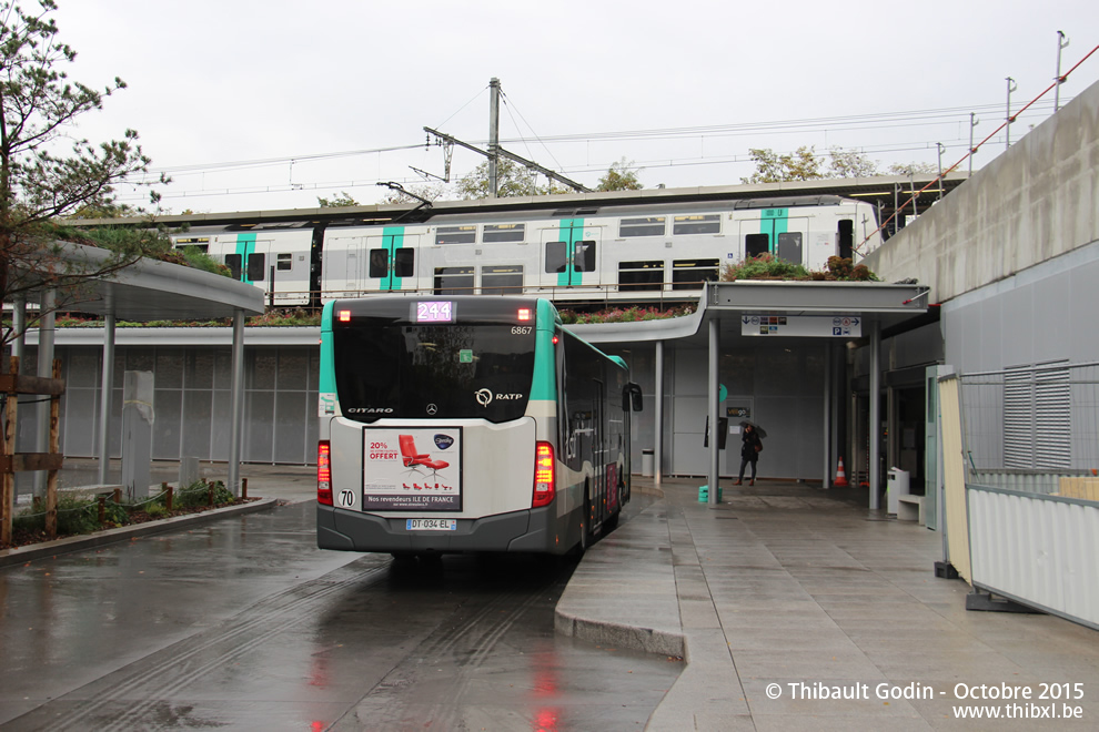 Bus 6867 (DT-034-EL) sur la ligne 244 (RATP) à Rueil-Malmaison