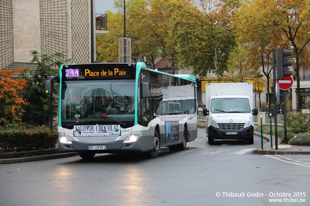 Bus 6864 (DT-126-BT) sur la ligne 244 (RATP) à Rueil-Malmaison