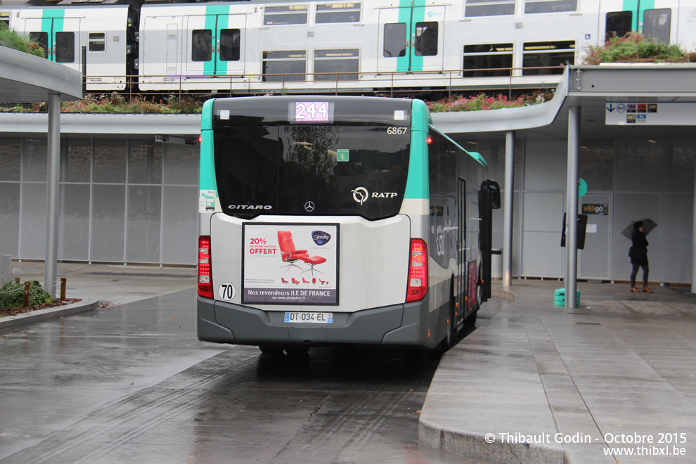 Bus 6867 (DT-034-EL) sur la ligne 244 (RATP) à Rueil-Malmaison