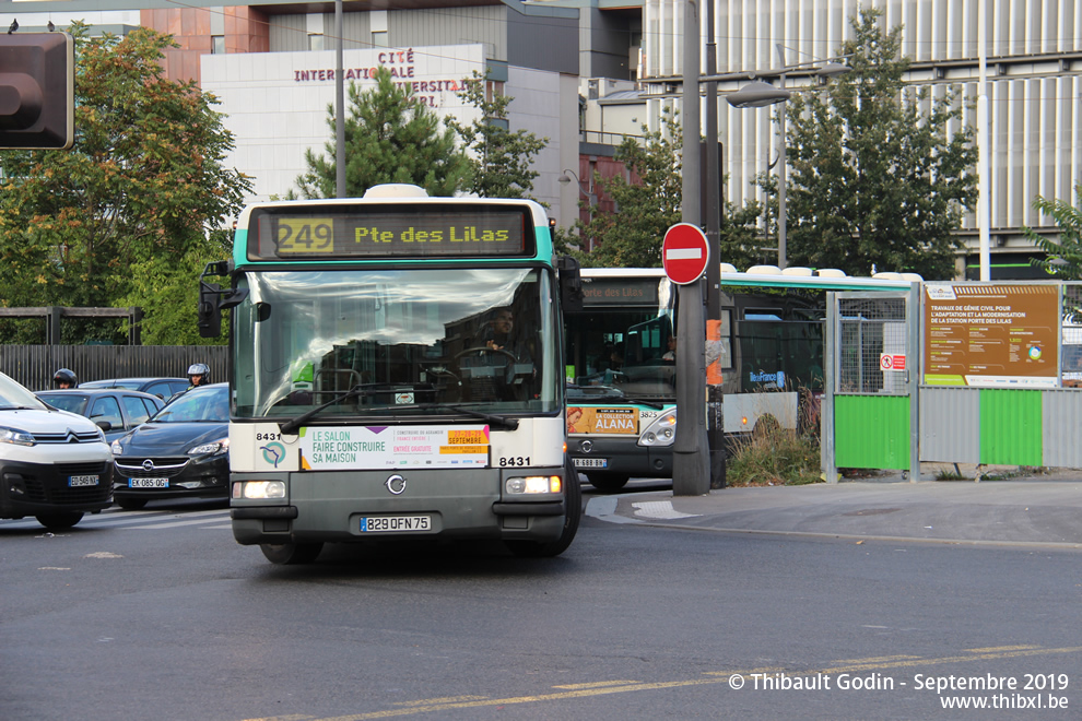 Bus 8431 (829 QFN 75) sur la ligne 249 (RATP) à Porte des Lilas (Paris)