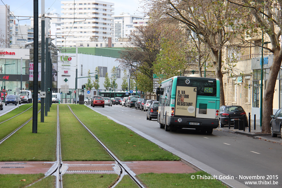 Bus 3856 (AV-808-WH) sur la ligne 254 (RATP) à Épinay-sur-Seine