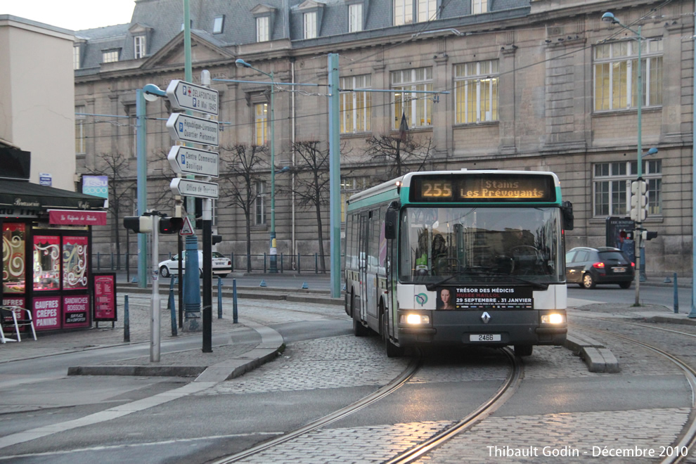 Bus 2466 sur la ligne 255 (RATP) à Saint-Denis