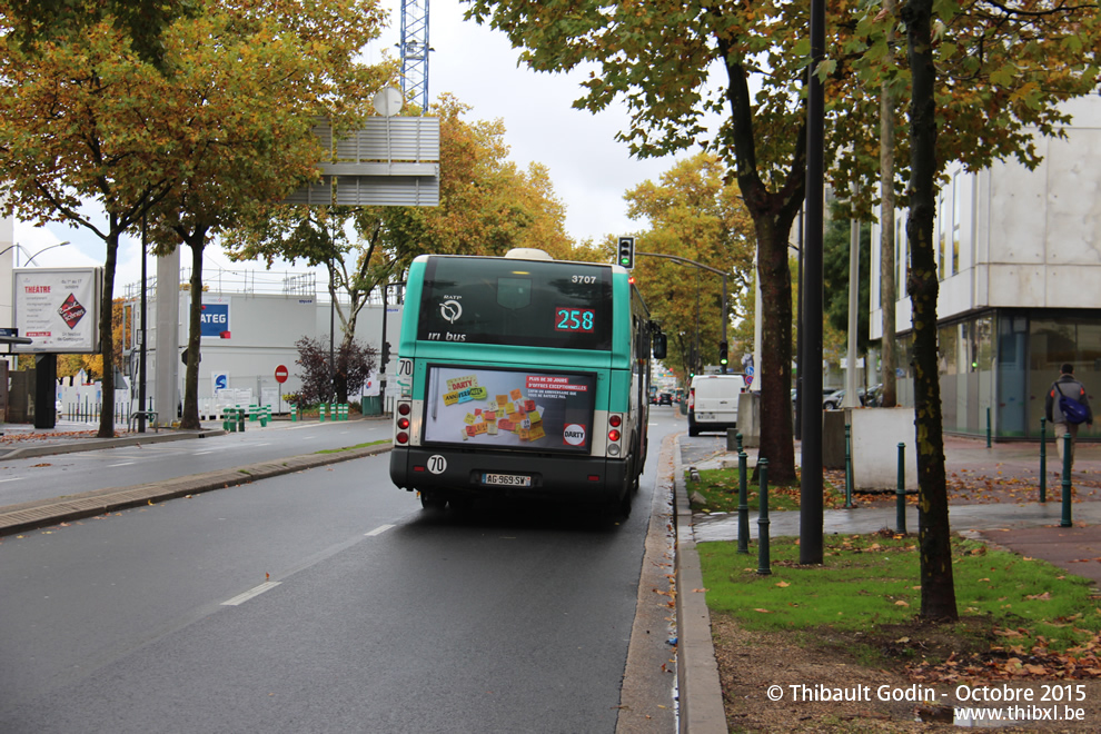 Bus 3707 (AG-969-SW) sur la ligne 258 (RATP) à Rueil-Malmaison