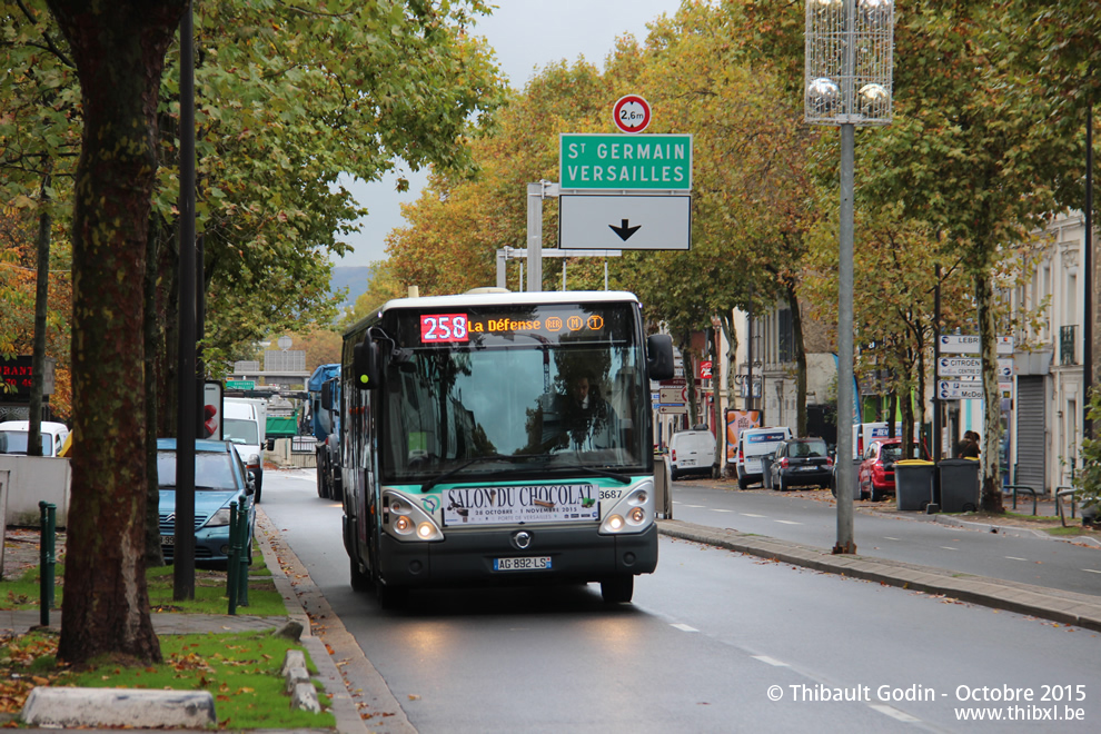 Bus 3687 (AG-892-LS) sur la ligne 258 (RATP) à Rueil-Malmaison