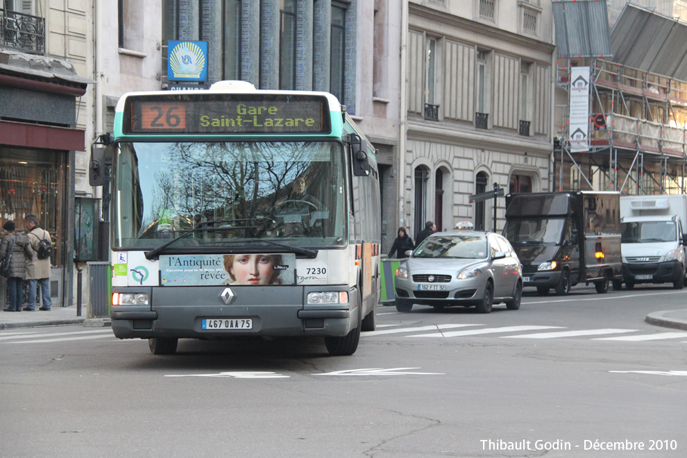 Bus 7230 (361 PZP 75) sur la ligne 26 (RATP) à Gare Saint-Lazare (Paris)