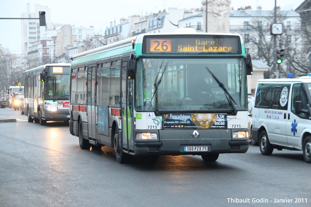 Bus 7215 (300 PZX 75) sur la ligne 26 (RATP) à Nation (Paris)