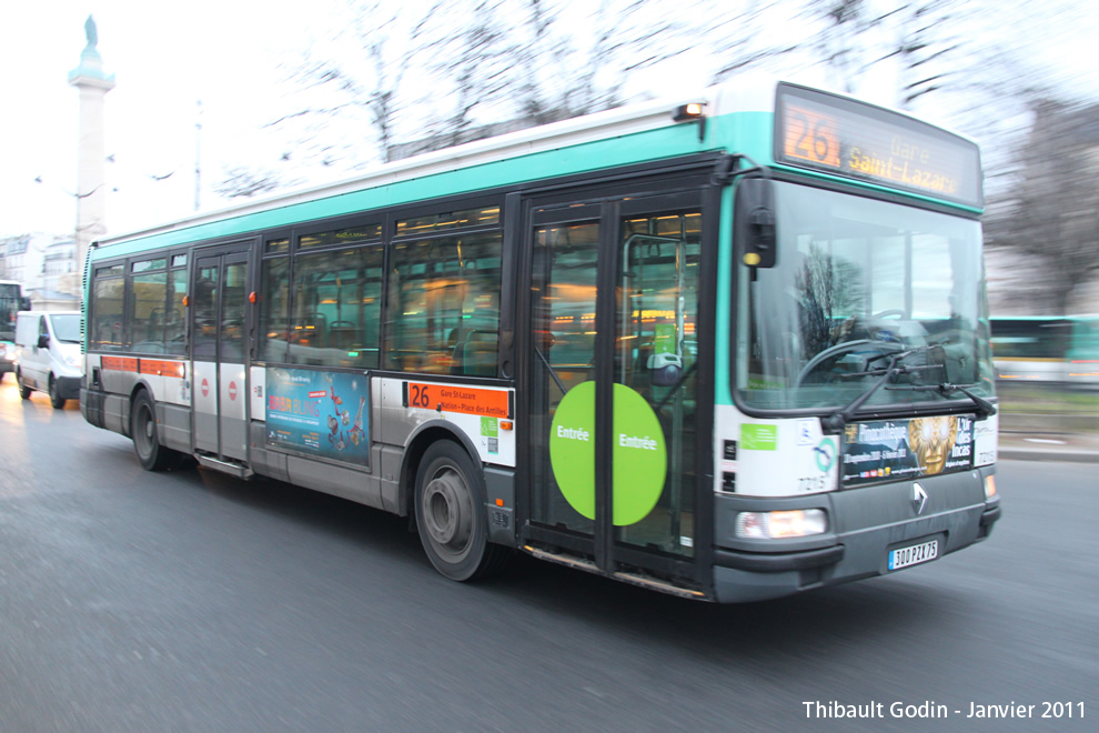 Bus 7215 (300 PZX 75) sur la ligne 26 (RATP) à Nation (Paris)