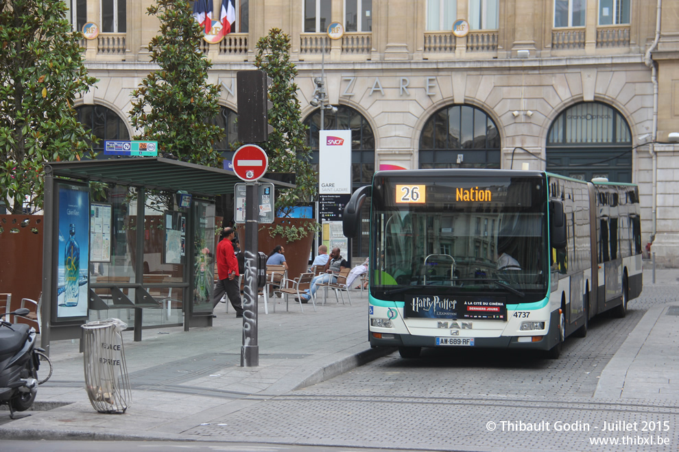Bus 4737 (AW-699-RF) sur la ligne 26 (RATP) à Gare Saint-Lazare (Paris)