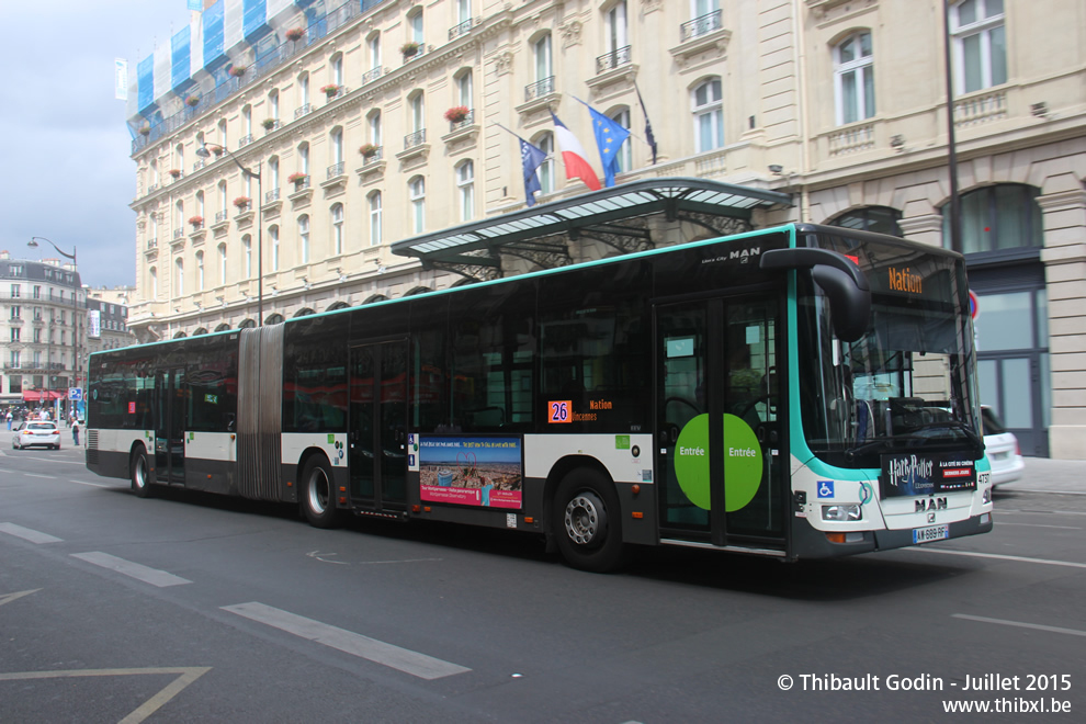 Bus 4737 (AW-699-RF) sur la ligne 26 (RATP) à Gare Saint-Lazare (Paris)