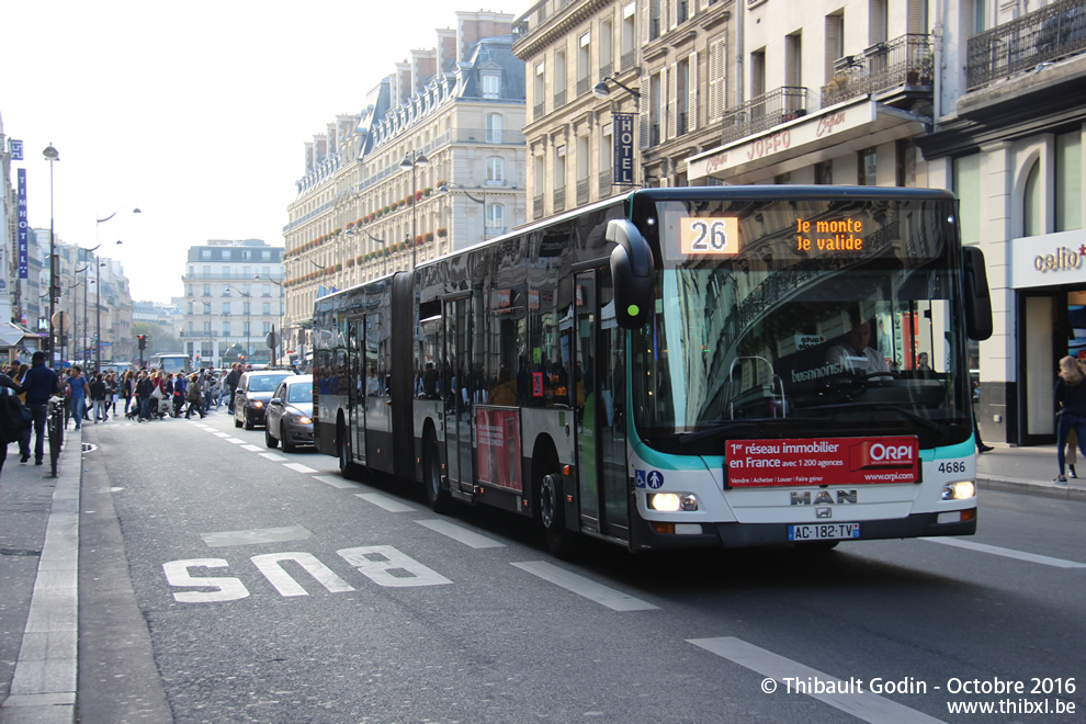 Bus 4686 (AC-182-TV) sur la ligne 26 (RATP) à Gare Saint-Lazare (Paris)