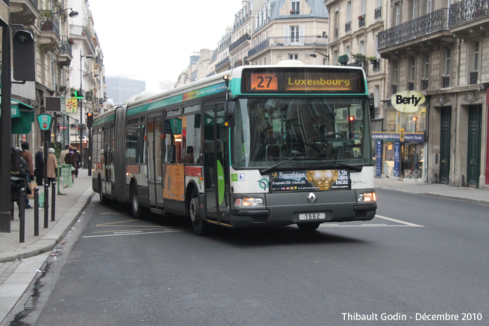 Bus 1562 sur la ligne 27 (RATP) à Val-de-Grâce (Paris)