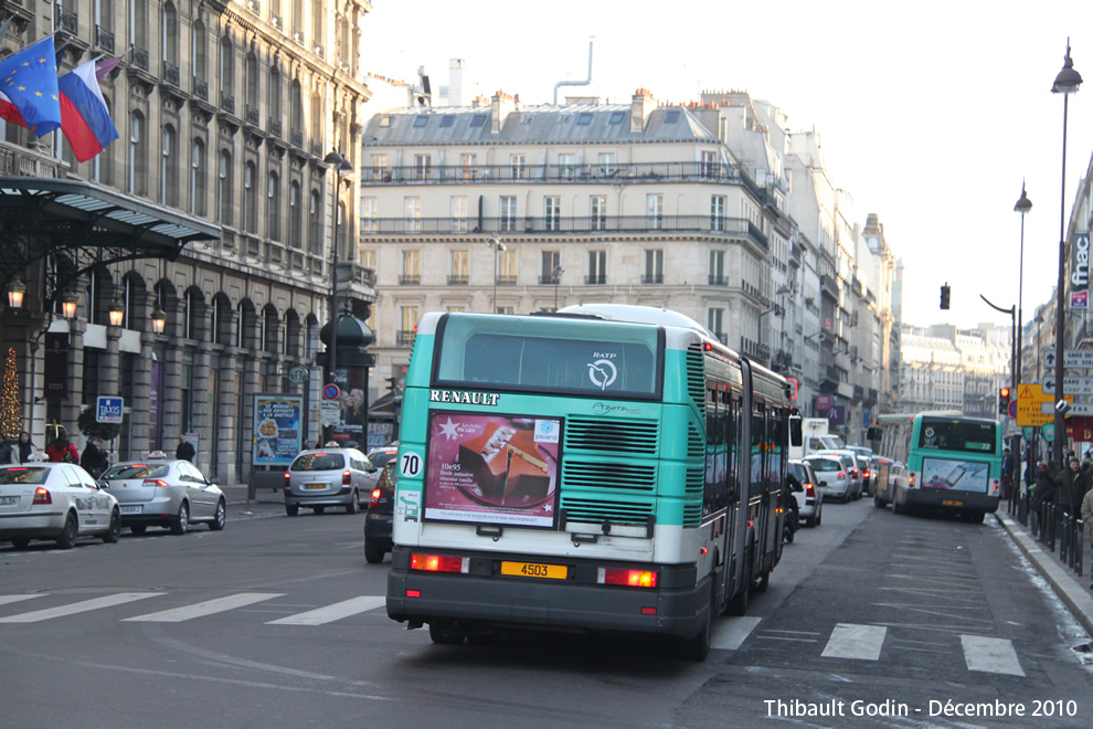 Bus 4503 sur la ligne 27 (RATP) à Gare Saint-Lazare (Paris)