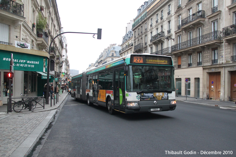Bus 1562 sur la ligne 27 (RATP) à Val-de-Grâce (Paris)
