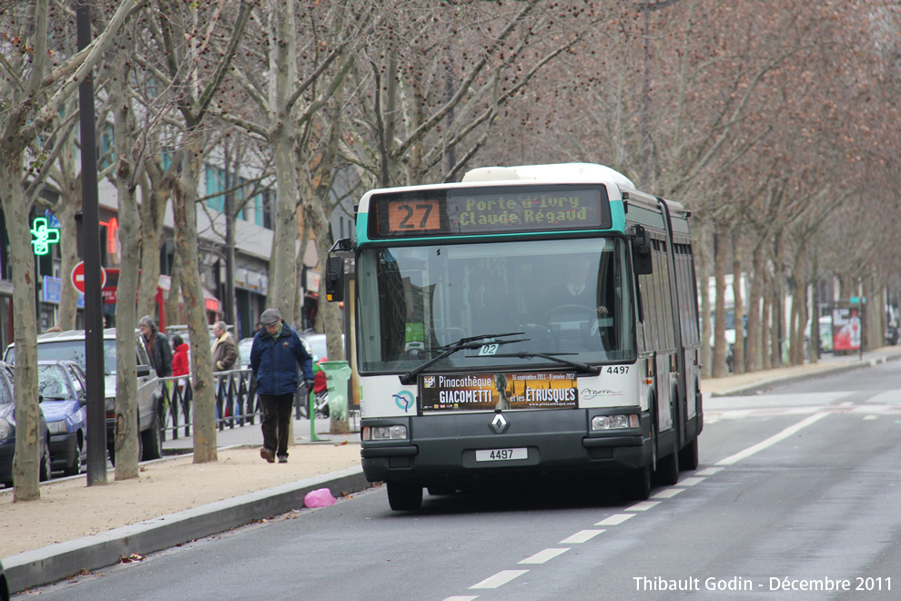 Bus 4497 sur la ligne 27 (RATP) à Nationale (Paris)