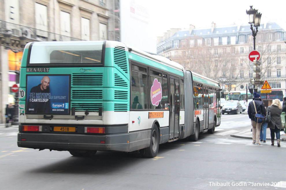 Bus 4518 sur la ligne 27 (RATP) à Palais Royal – Musée du Louvre (Paris)
