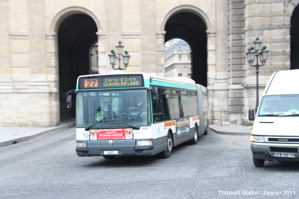 Bus 4507 sur la ligne 27 (RATP) à Musée du Louvre (Paris)