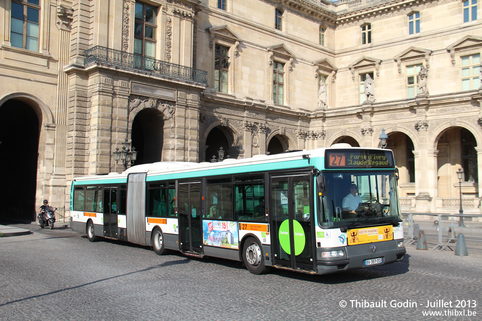 Bus 1538 (BV-367-ZC) sur la ligne 27 (RATP) à Musée du Louvre (Paris)