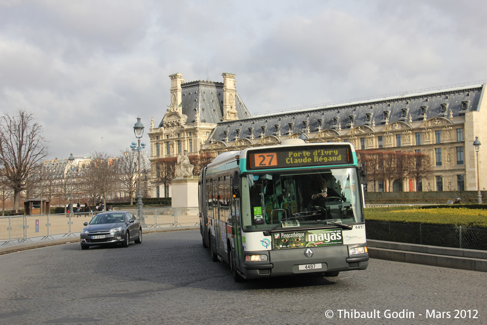 Bus 4497 sur la ligne 27 (RATP) à Musée du Louvre (Paris)