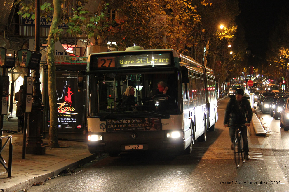 Bus 1542 sur la ligne 27 (RATP) à Saint-Michel (Paris)