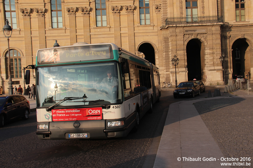 Bus 4507 (CJ-198-DC) sur la ligne 27 (RATP) à Musée du Louvre (Paris)