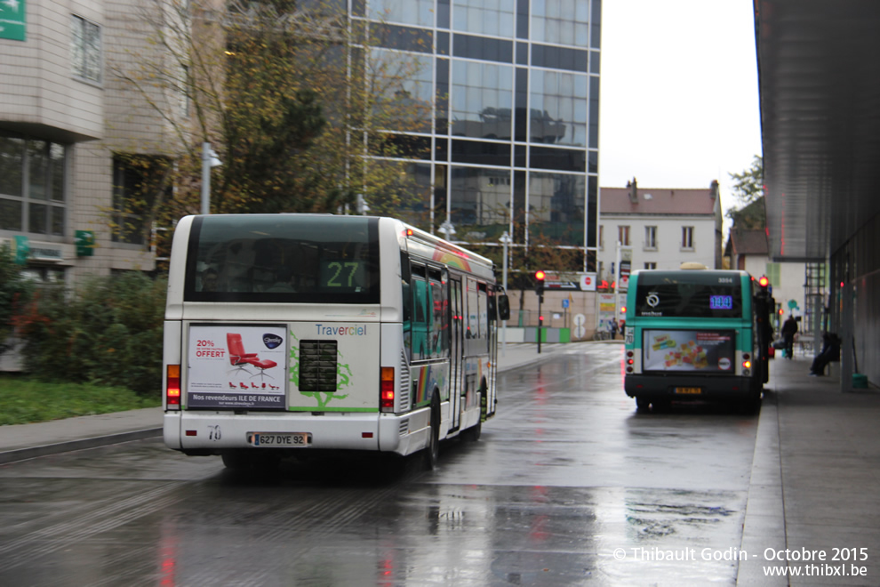 Bus 3077 (627 DYE 92) sur la ligne 27 (Traverciel) à Rueil-Malmaison