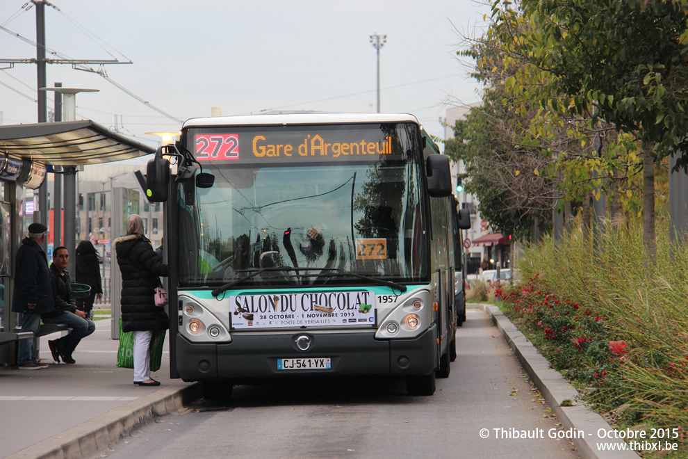 Bus 1957 (CJ-541-YX) sur la ligne 272 (RATP) à Bezons