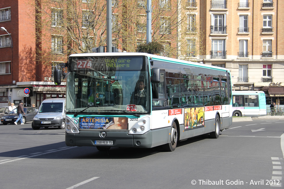 Bus 3252 (298 REB 75) sur la ligne 274 (RATP) à Saint-Ouen