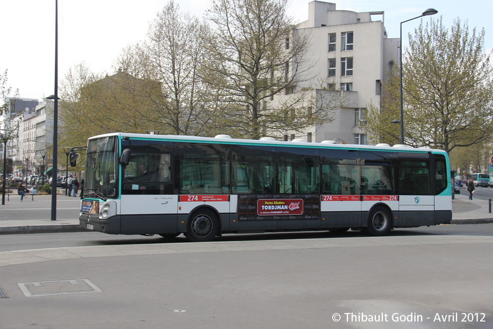 Bus 3251 (588 RDX 75) sur la ligne 274 (RATP) à Saint-Denis