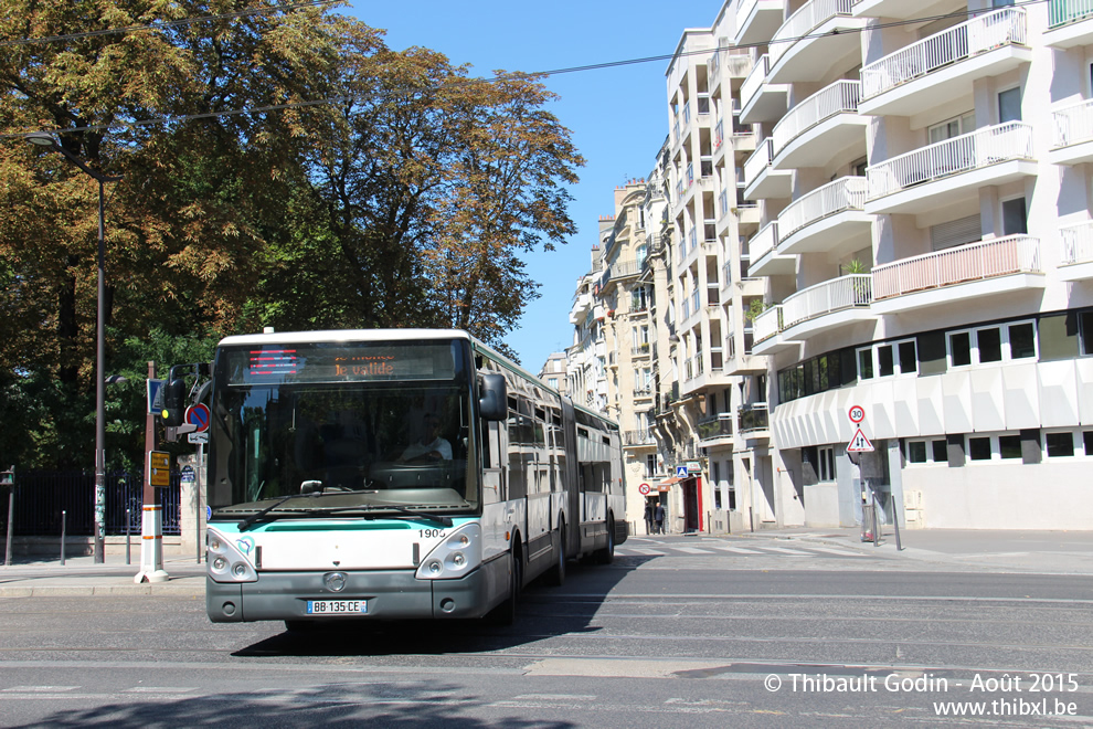 Bus 1906 (BB-135-CE) sur la ligne 283 (Orlybus - RATP) à Porte de Gentilly (Paris)