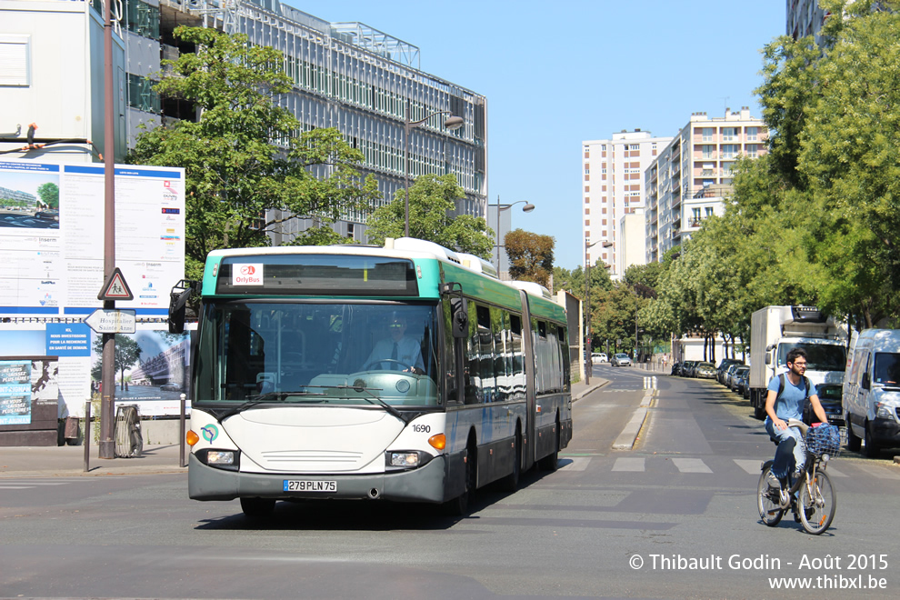 Bus 1690 (279 PLN 75) sur la ligne 283 (Orlybus - RATP) à Glacière - Tolbiac (Paris)