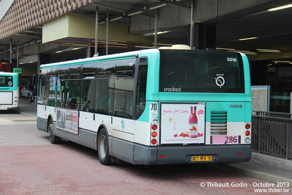 Bus 3316 (821 RFD 75) sur la ligne 286 (RATP) à Villejuif