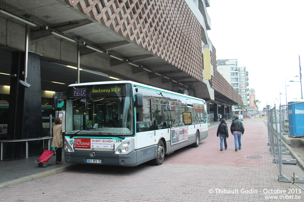 Bus 3316 (821 RFD 75) sur la ligne 286 (RATP) à Villejuif