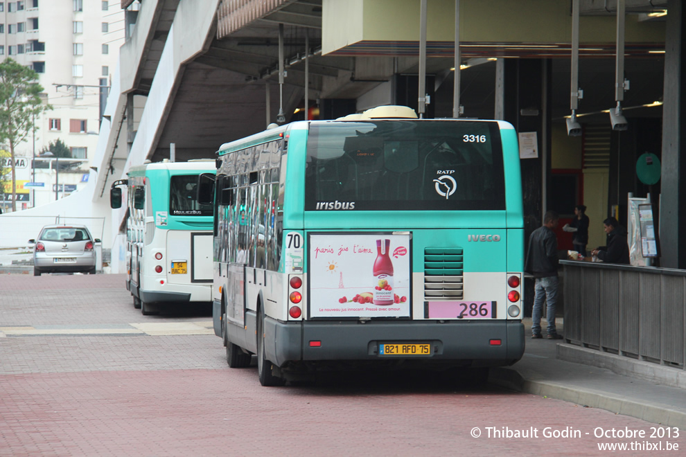 Bus 3316 (821 RFD 75) sur la ligne 286 (RATP) à Villejuif