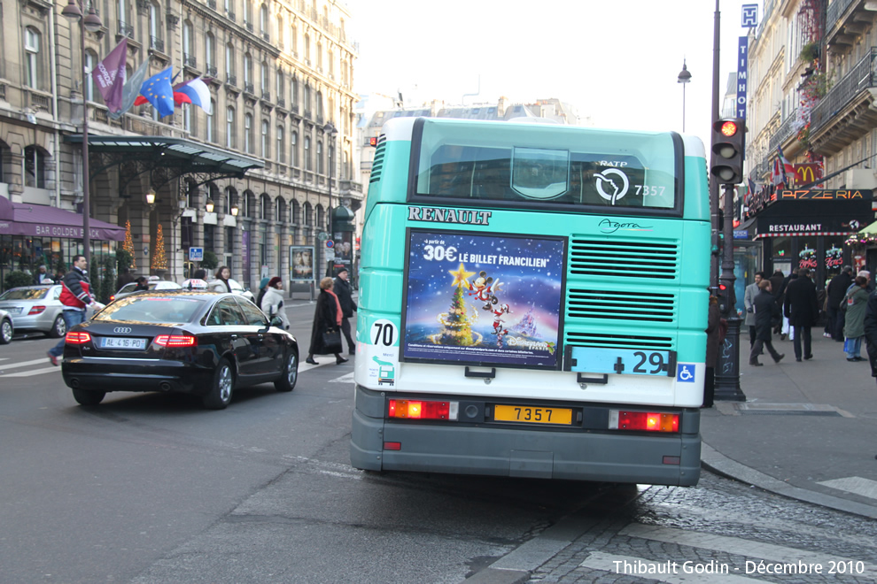 Bus 7357 sur la ligne 29 (RATP) à Gare Saint-Lazare (Paris)