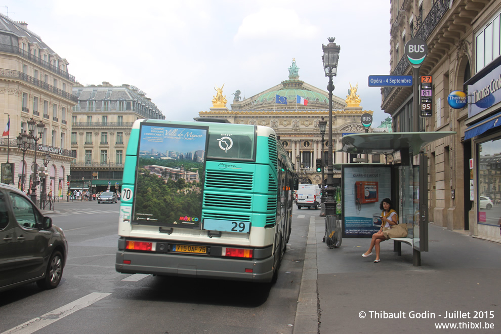 Bus 7524 (715 QAF 75) sur la ligne 29 (RATP) à Opéra (Paris)