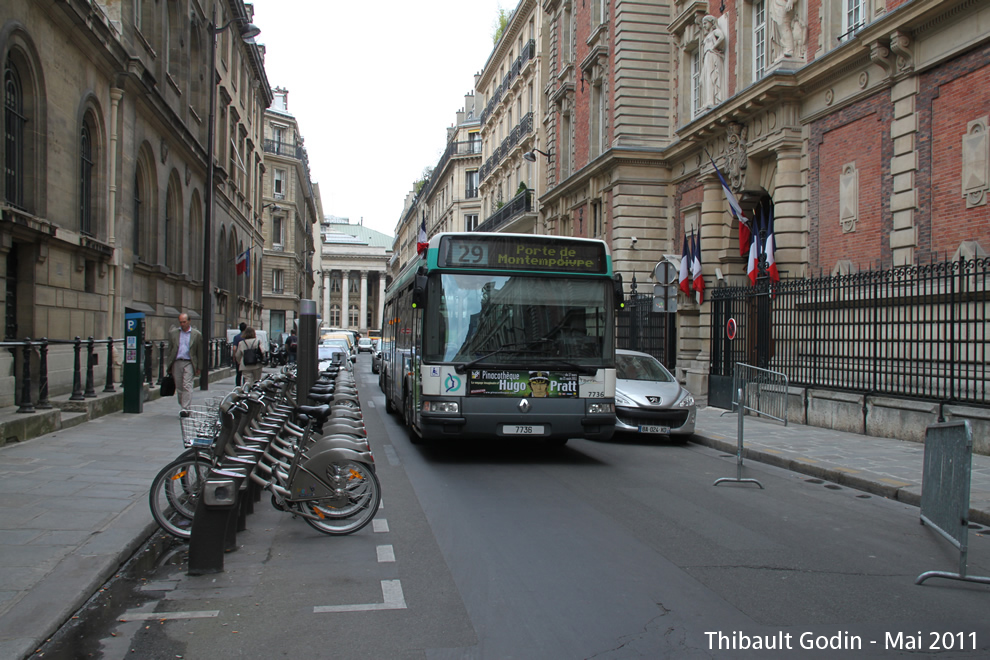 Bus 7736 sur la ligne 29 (RATP) à Bourse (Paris)