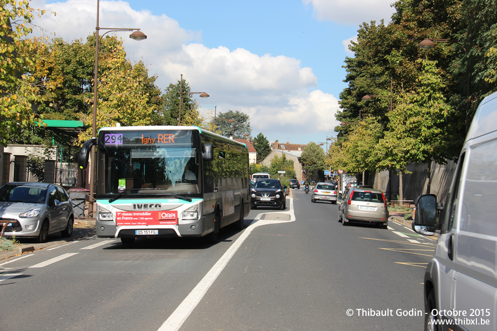 Bus 8859 (DS-151-FG) sur la ligne 294 (RATP) à Châtenay-Malabry