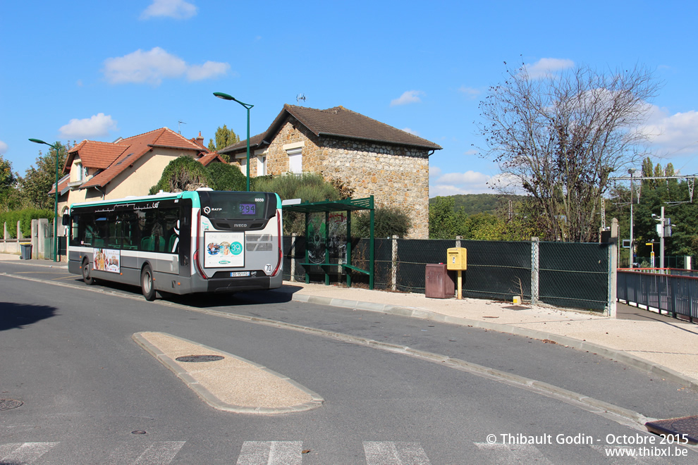 Bus 8859 (DS-151-FG) sur la ligne 294 (RATP) à Igny