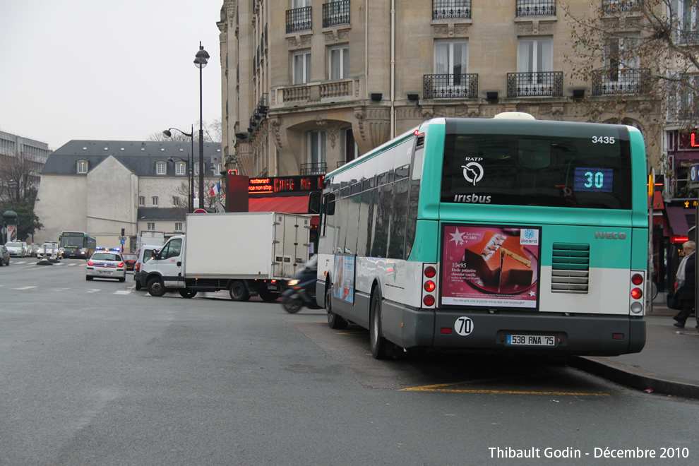 Bus 3435 (538 RNA 75) sur la ligne 30 (RATP) à Gare de l'Est (Paris)