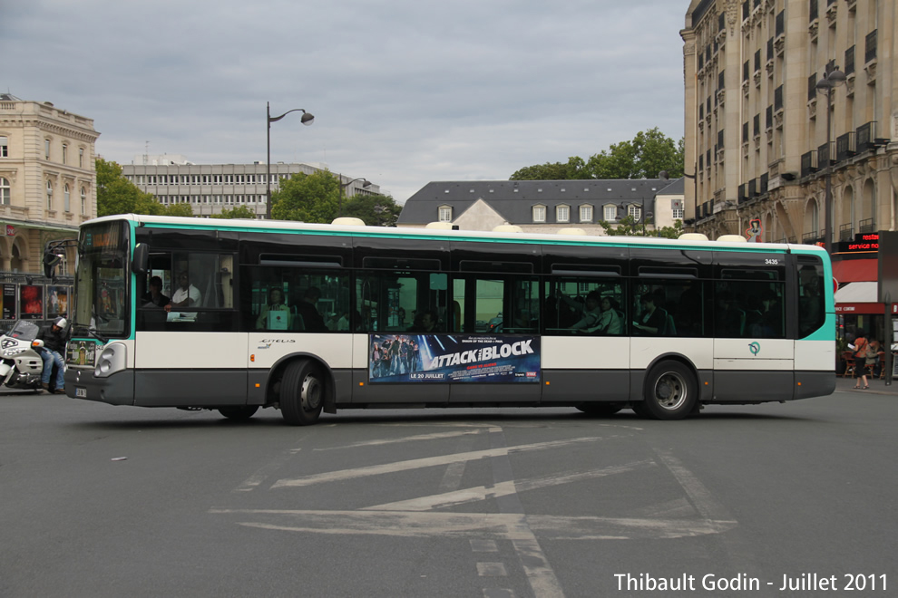 Bus 3435 (538 RNA 75) sur la ligne 30 (RATP) à Gare de l'Est (Paris)