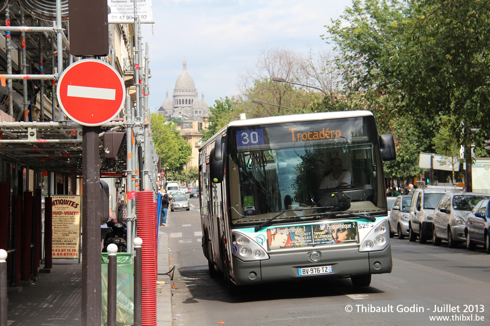 Bus 5255 (BV-976-TZ) sur la ligne 30 (RATP) à Rome (Paris)