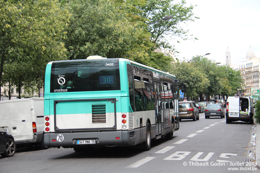 Bus 3432 (547 RNA 75) sur la ligne 30 (RATP) à Rome (Paris)