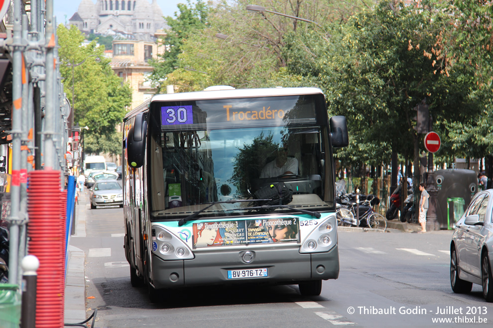 Bus 5255 (BV-976-TZ) sur la ligne 30 (RATP) à Rome (Paris)