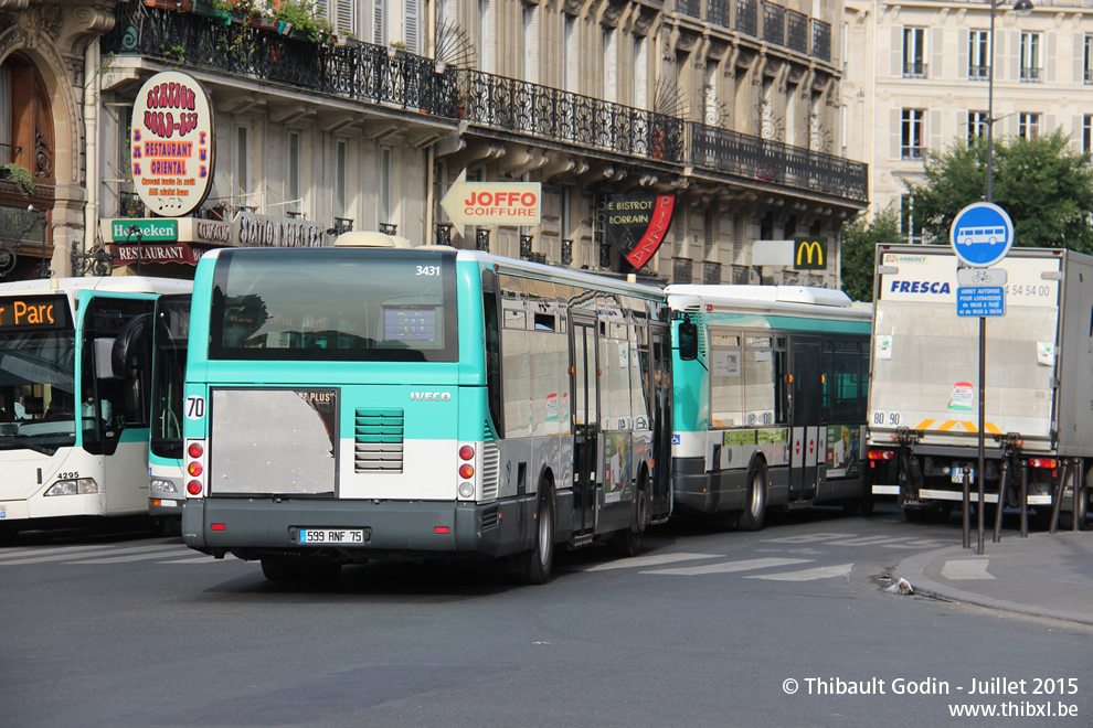 Bus 3431 (599 RNF 75) sur la ligne 30 (RATP) à Gare de l'Est (Paris)