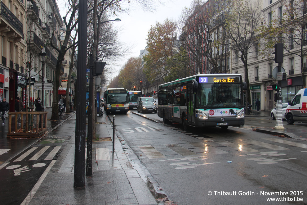 Bus 8527 (CB-648-FP) sur la ligne 30 (RATP) à Gare du Nord (Paris)