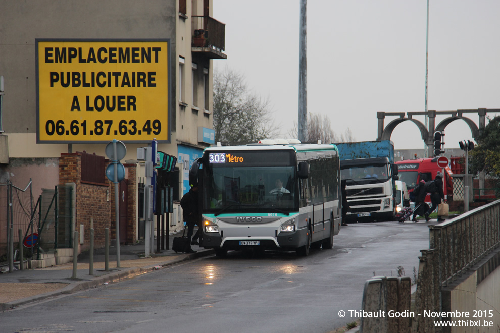 Bus 8916 (DW-377-YP) sur la ligne 303 (RATP) à Bobigny
