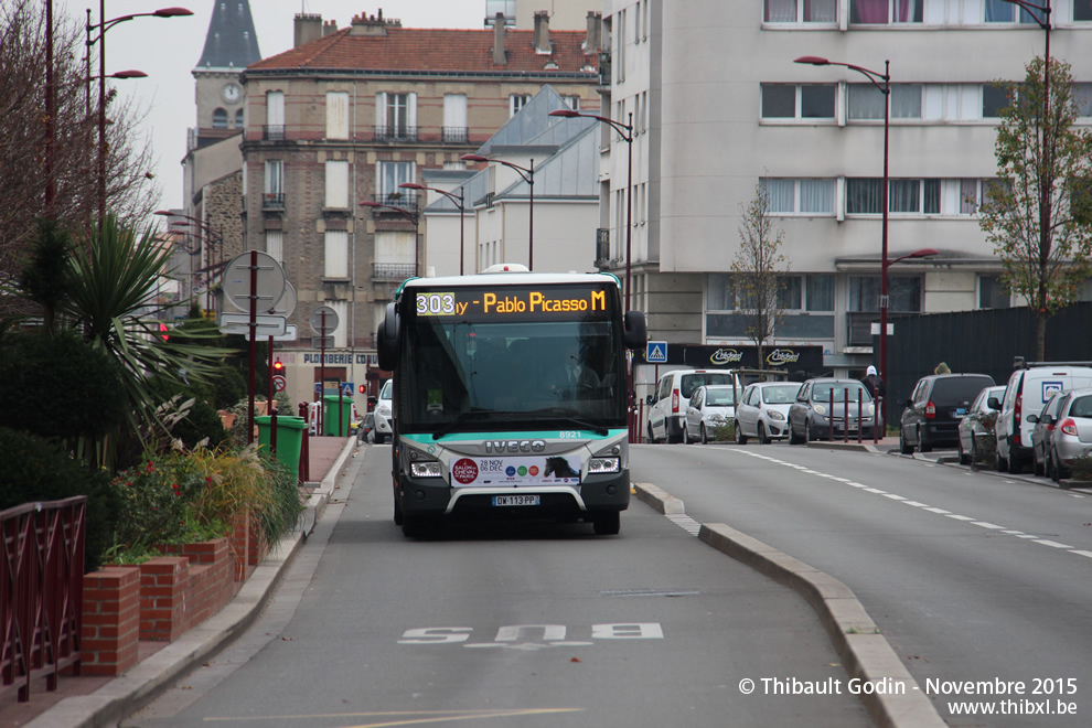 Bus 8921 (DW-113-PP) sur la ligne 303 (RATP) à Bondy
