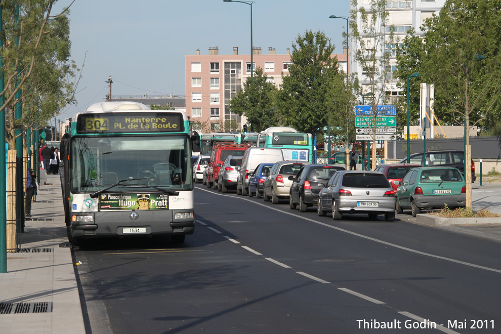 Bus 1534 sur la ligne 303 (RATP) à Asnières-sur-Seine