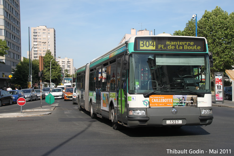 Bus 1557 sur la ligne 303 (RATP) à Asnières-sur-Seine