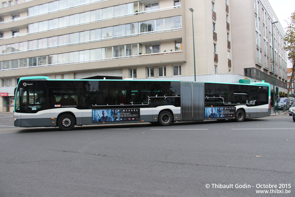 Bus 5422 (DM-768-HJ) sur la ligne 304 (RATP) à Colombes